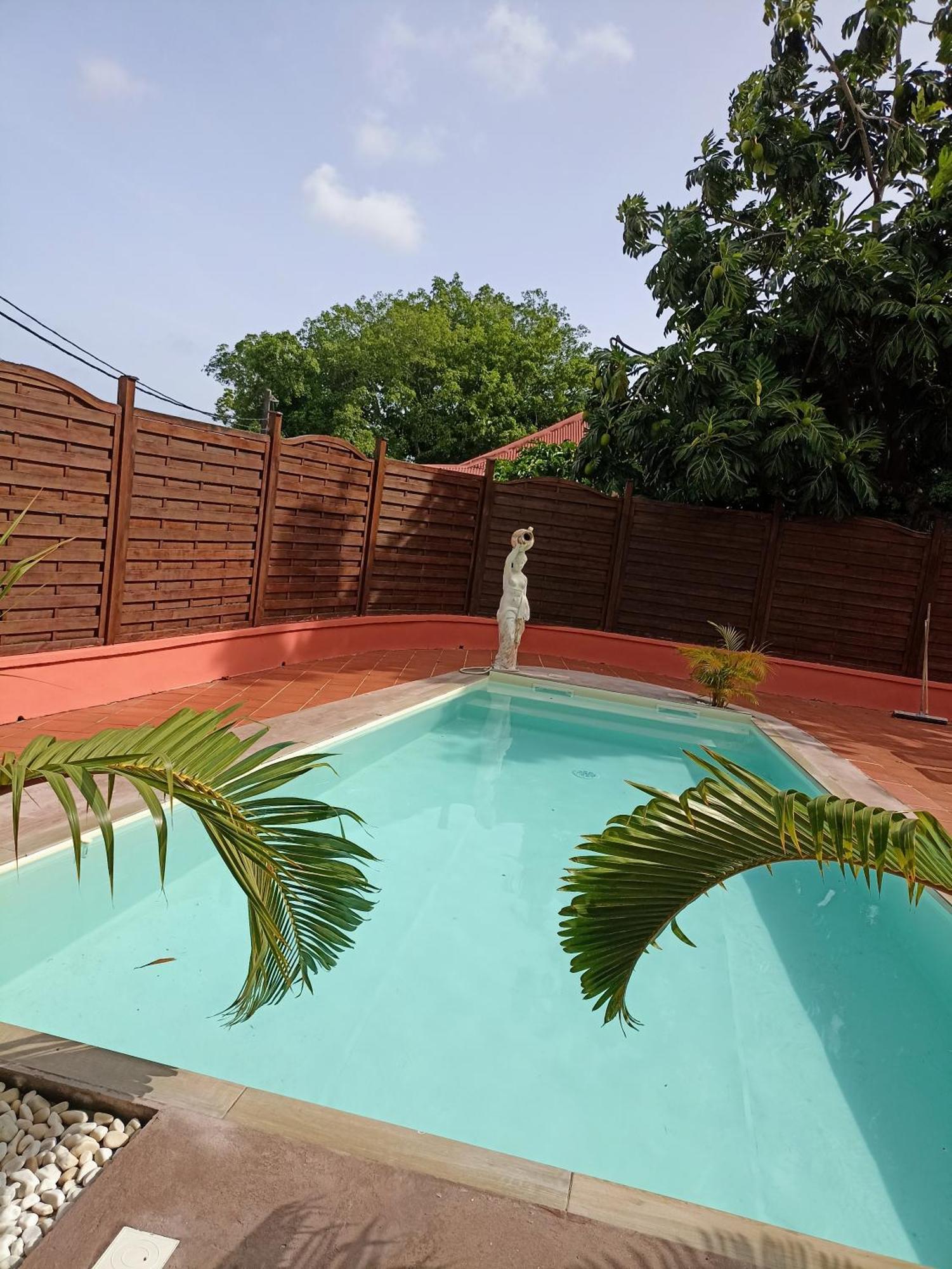 La Canopee Enchantee, Chambres D'Hotes, Piscine, Proche Aeroport, Gare Maritime レザビーム エクステリア 写真