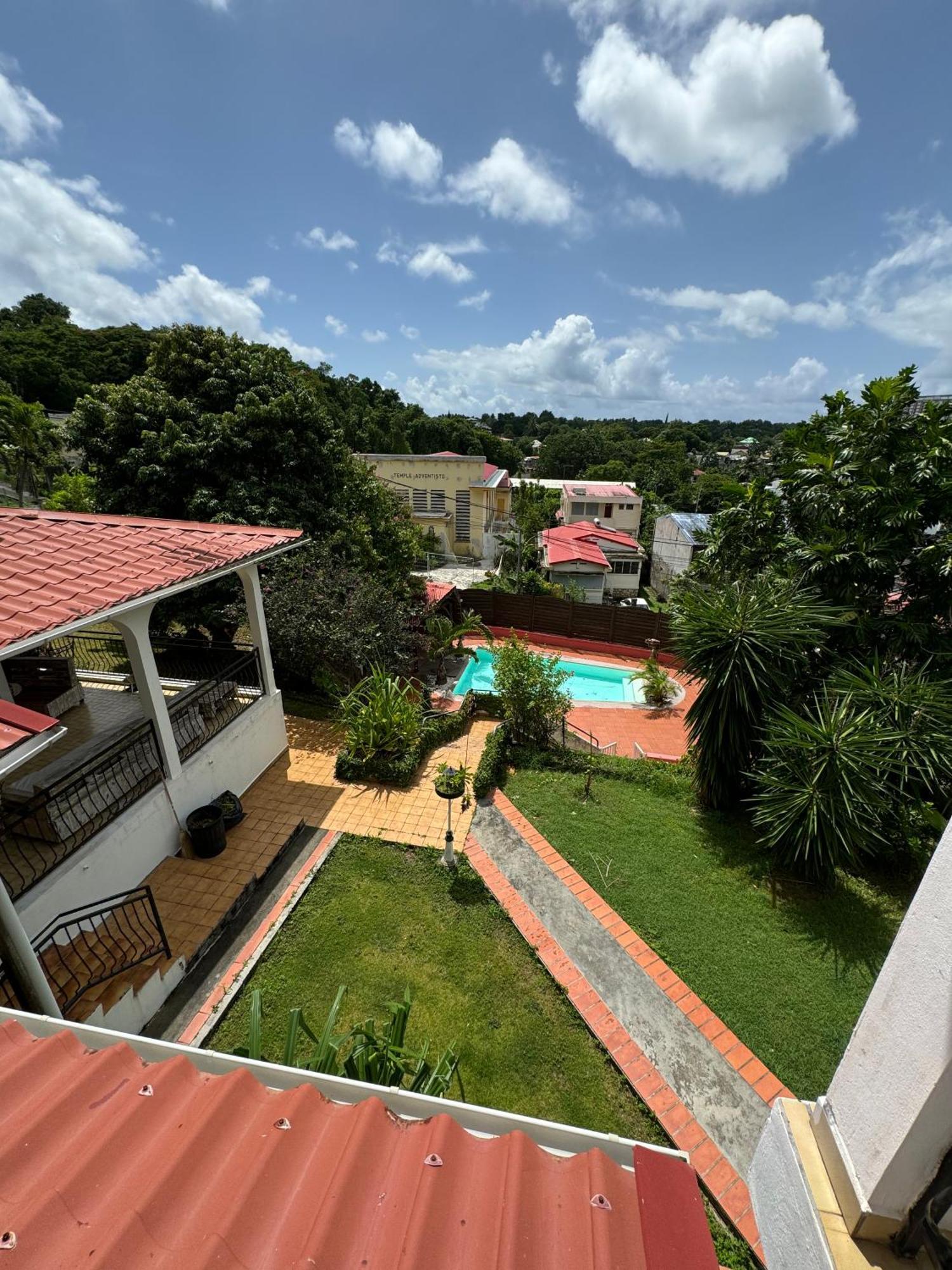 La Canopee Enchantee, Chambres D'Hotes, Piscine, Proche Aeroport, Gare Maritime レザビーム エクステリア 写真