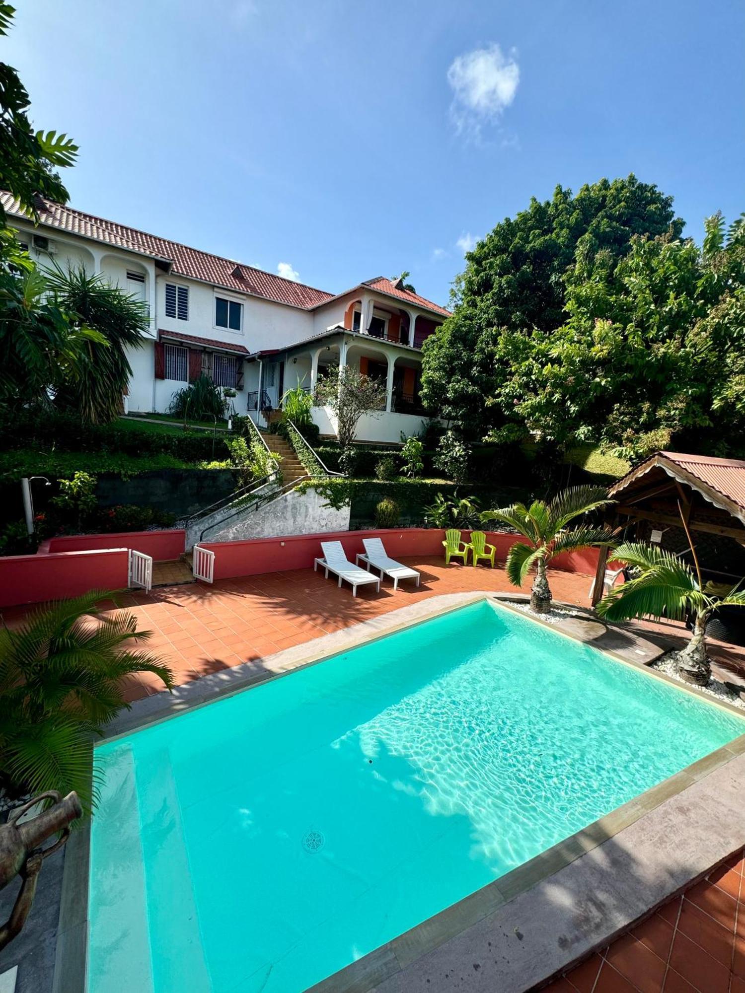 La Canopee Enchantee, Chambres D'Hotes, Piscine, Proche Aeroport, Gare Maritime レザビーム エクステリア 写真