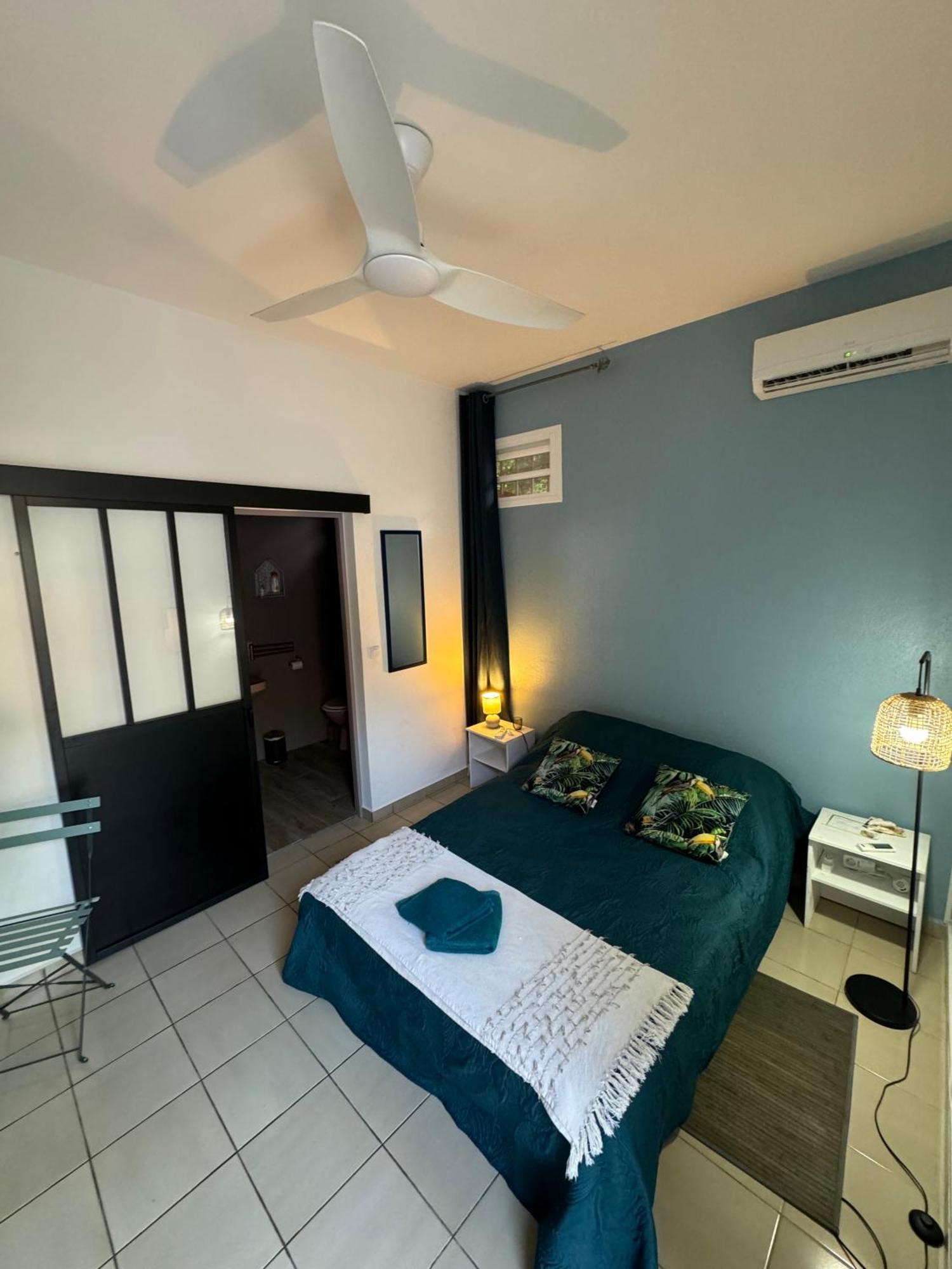 La Canopee Enchantee, Chambres D'Hotes, Piscine, Proche Aeroport, Gare Maritime レザビーム エクステリア 写真